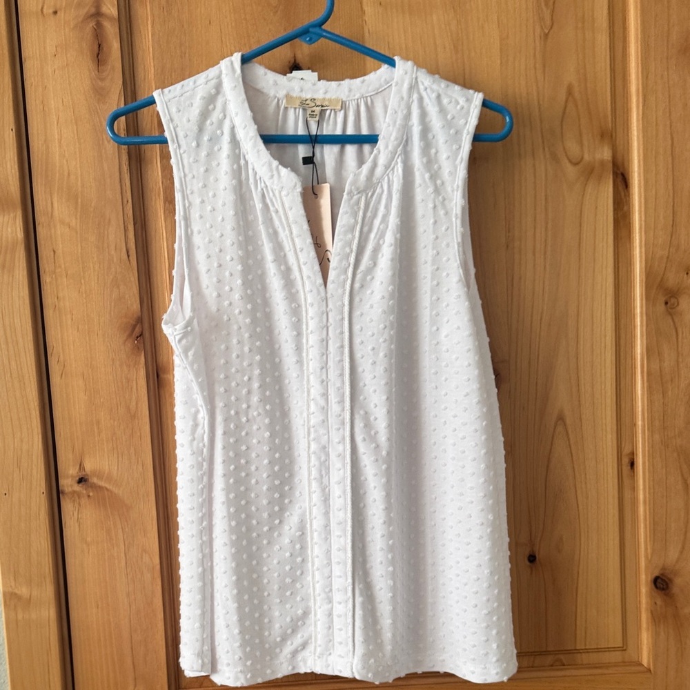 Chic White Sleeveless Blouse
